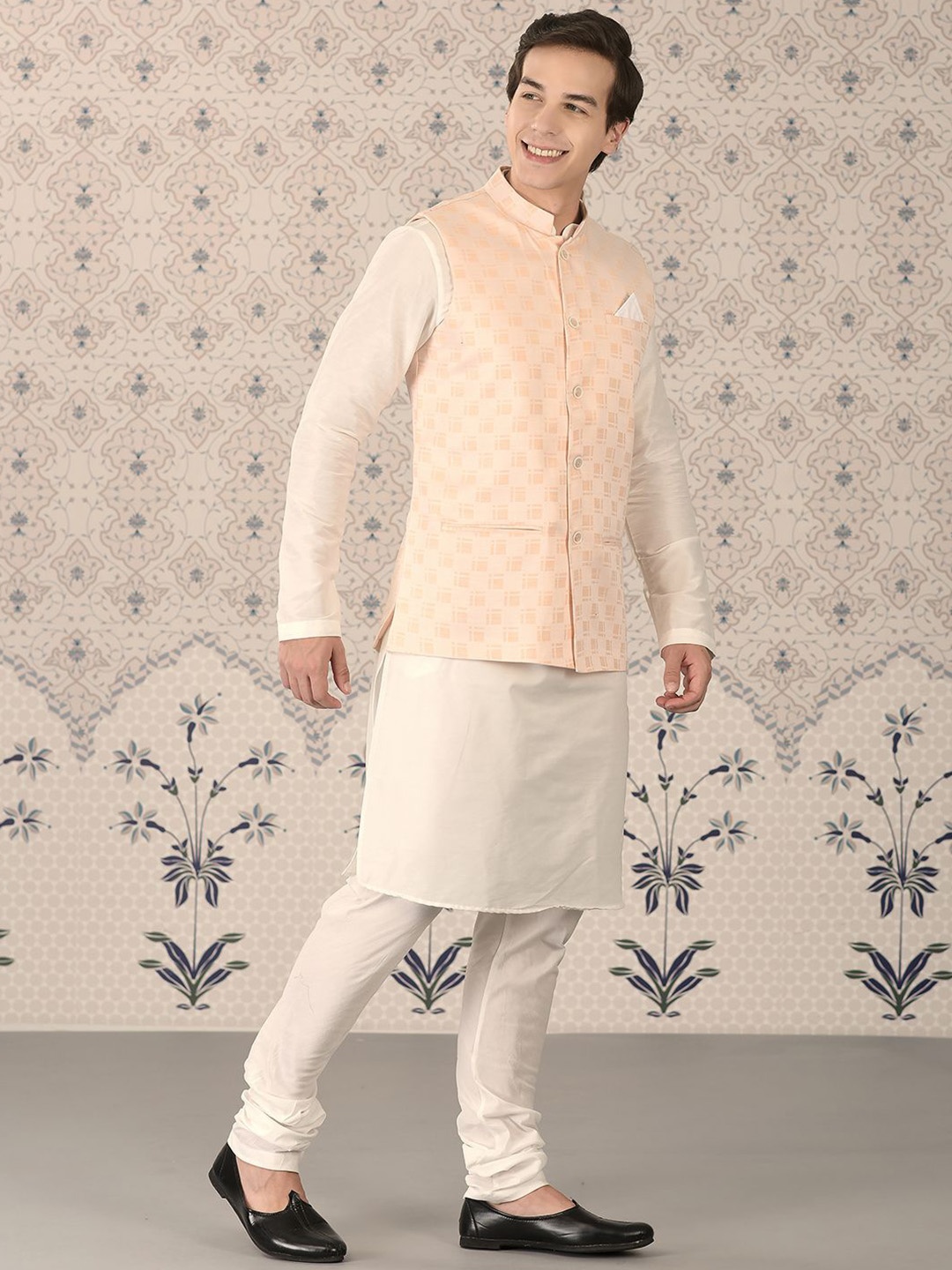 

Ode by House of Pataudi Men Regular Kurta with Churidar, Orange