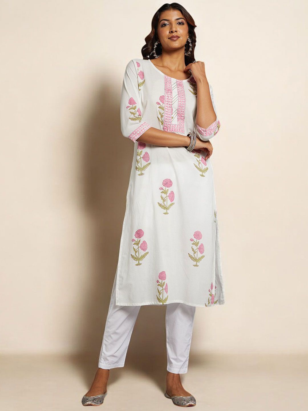 

Chandbaali Women Floral Printed Cotton Straight Kurta, White