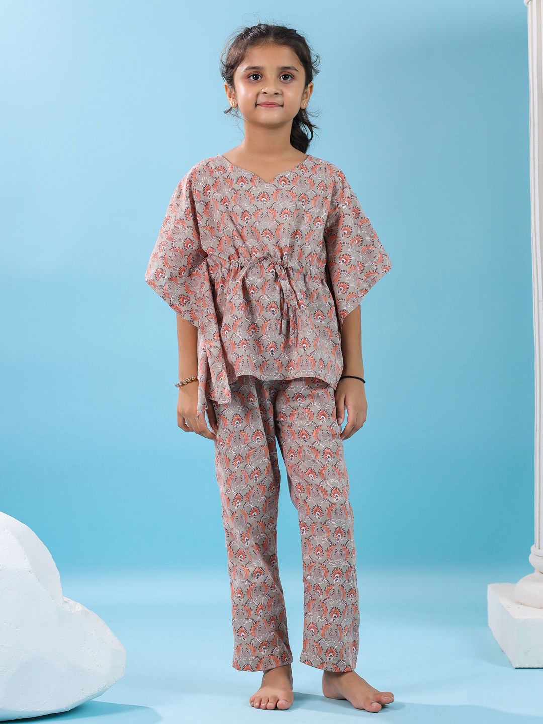

SANSKRUTIHOMES Girls Pure Cotton Ethnic Motifs Printed Kaftan Night suit, Grey