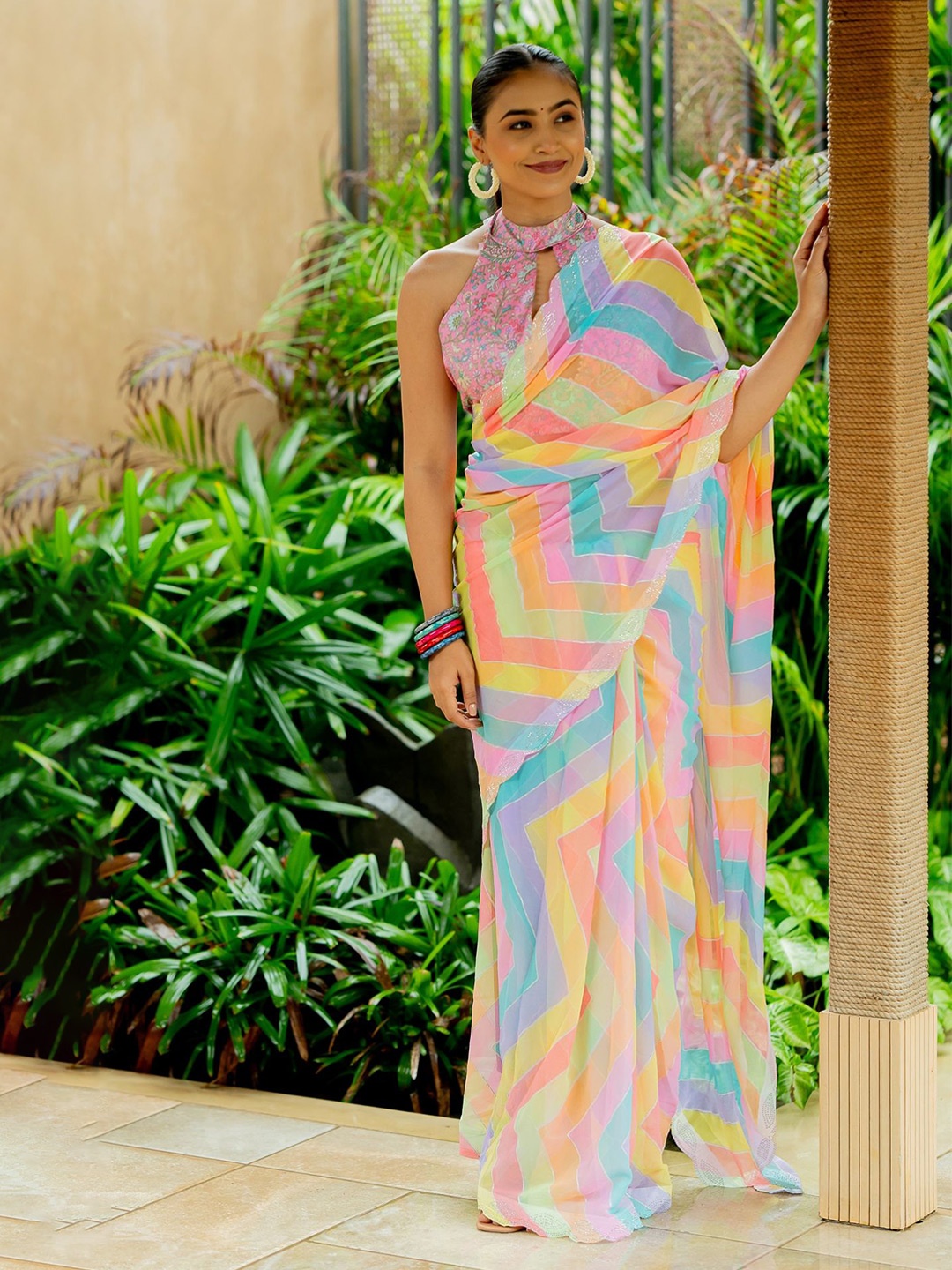 

MIRCHI FASHION Colourblocked Beads and Stones Pure Georgette Saree, Blue
