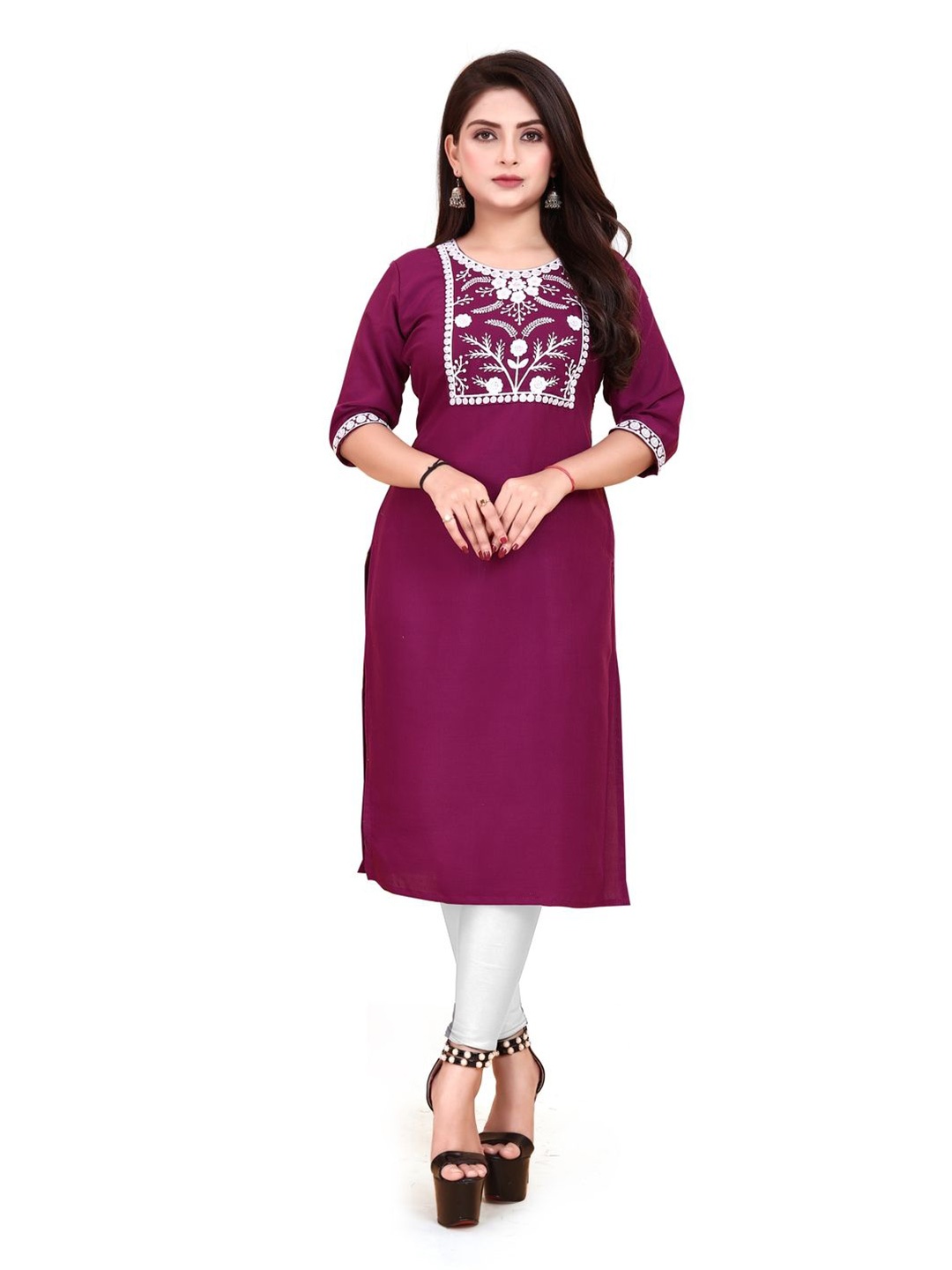

AKK ENTERPRISE Women Yoke Design Straight Kurta, Purple