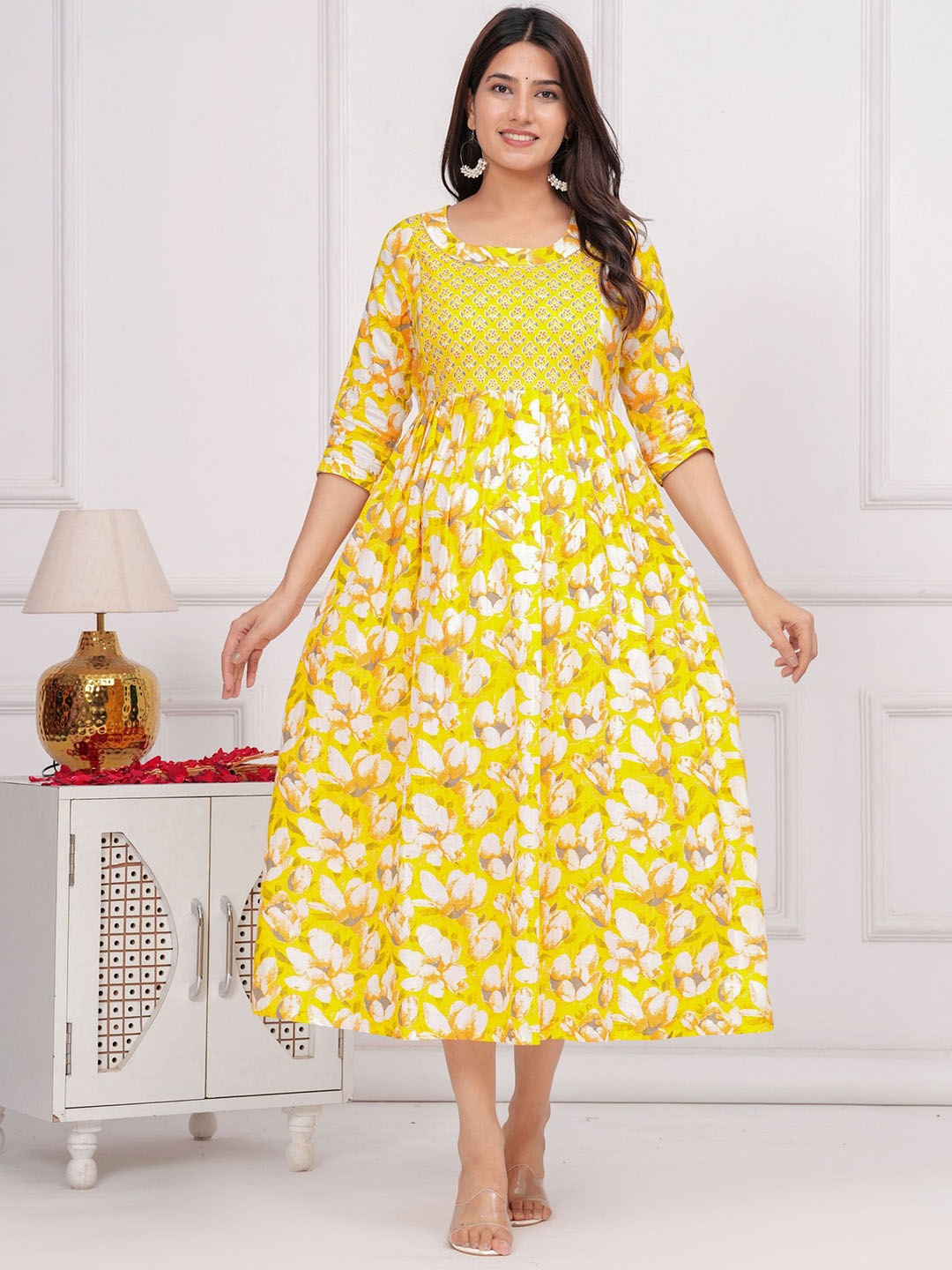 

NITVAN Women Floral Printed Gotta Patti Maternity Kurta, Yellow