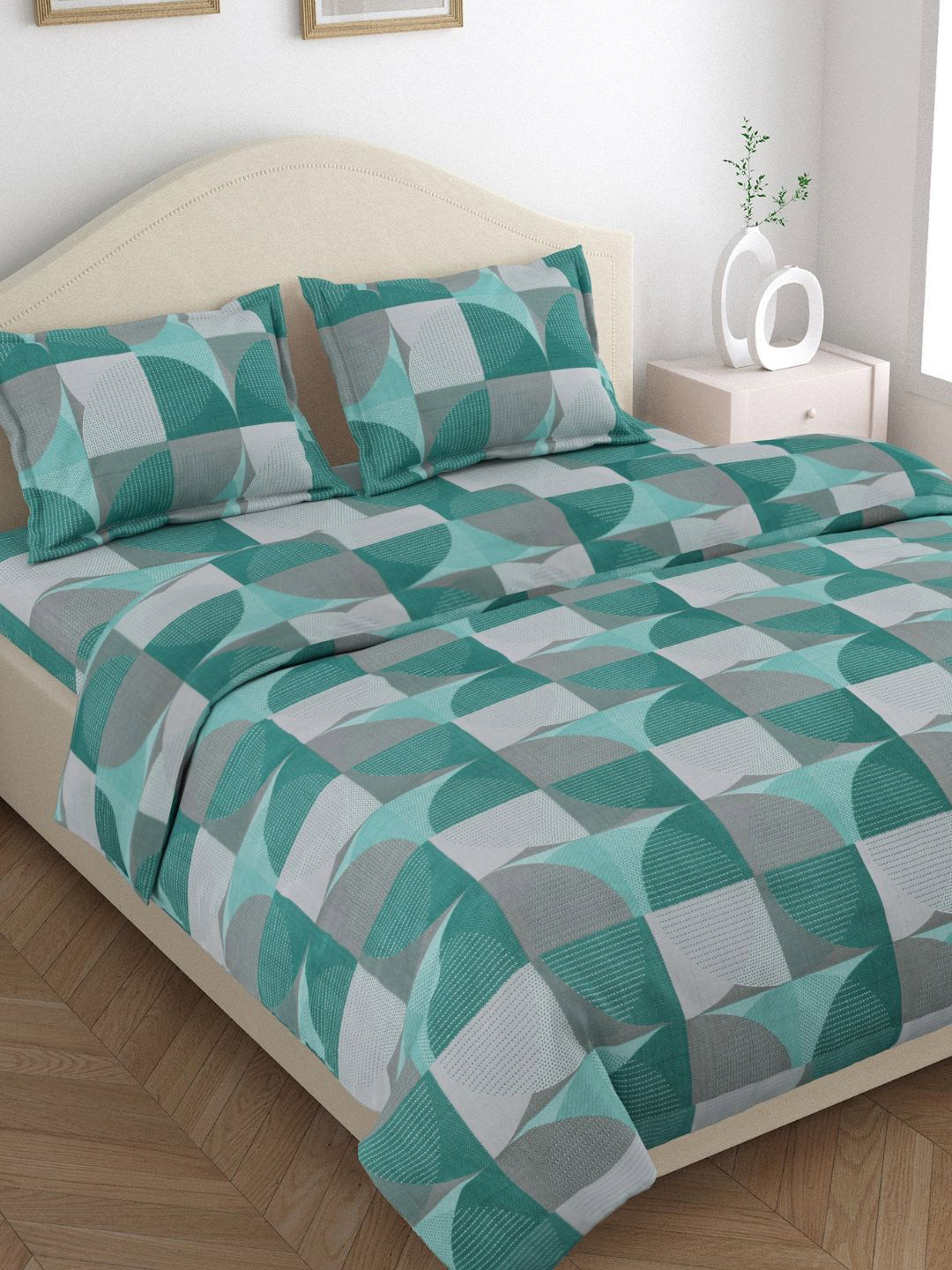 

haus & kinder Arc Harmony Lavender Printed Cotton 186 TC King Bedsheet & 2 Pillow Covers