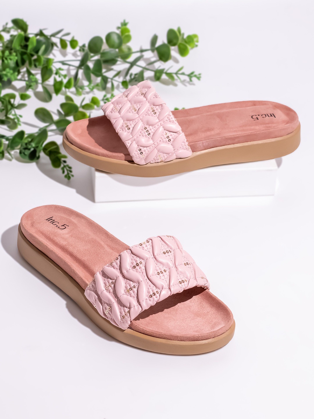 

Inc 5 Women Open Toe Flats with Bows, Peach