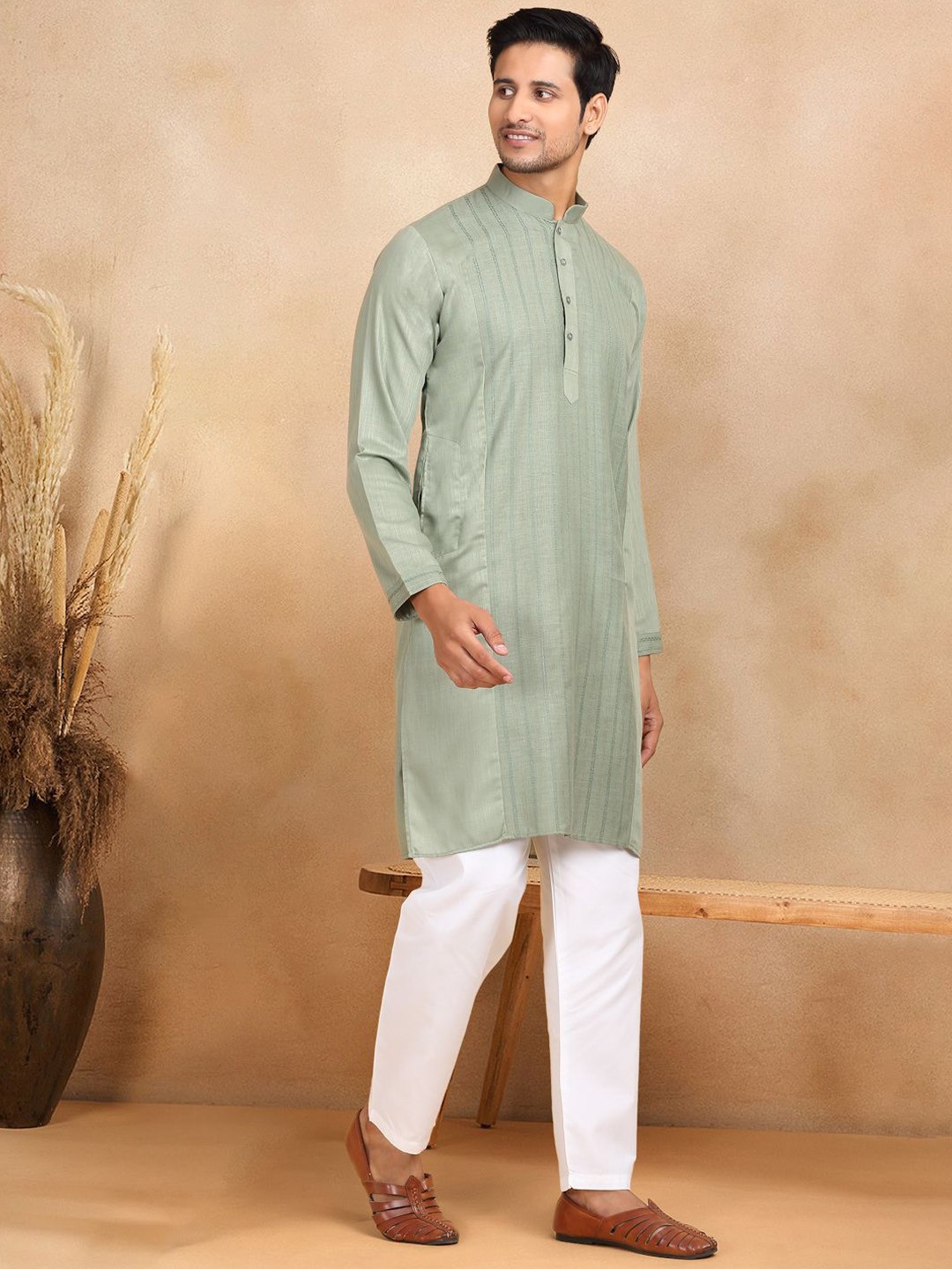 

KRAFT INDIA Men Striped Regular Kurta with Pyjamas, Green