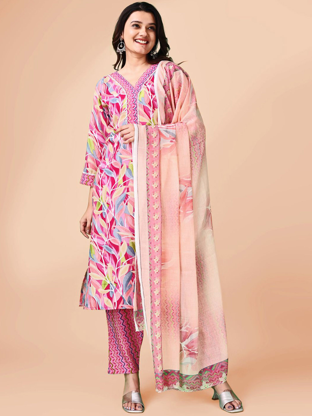 

VAAZI CREATOR Women Floral Printed Regular Kurta with Trousers & With Dupatta, Pink