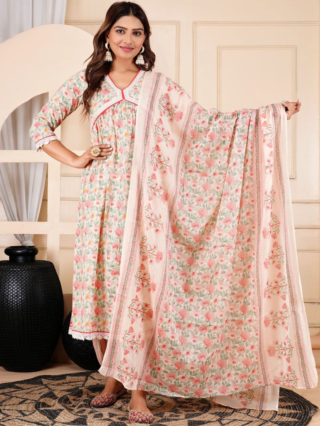 

Jaipurite Women Printed Thread Work Pure Cotton Kurta with Harem Pants & With Dupatta, Pink