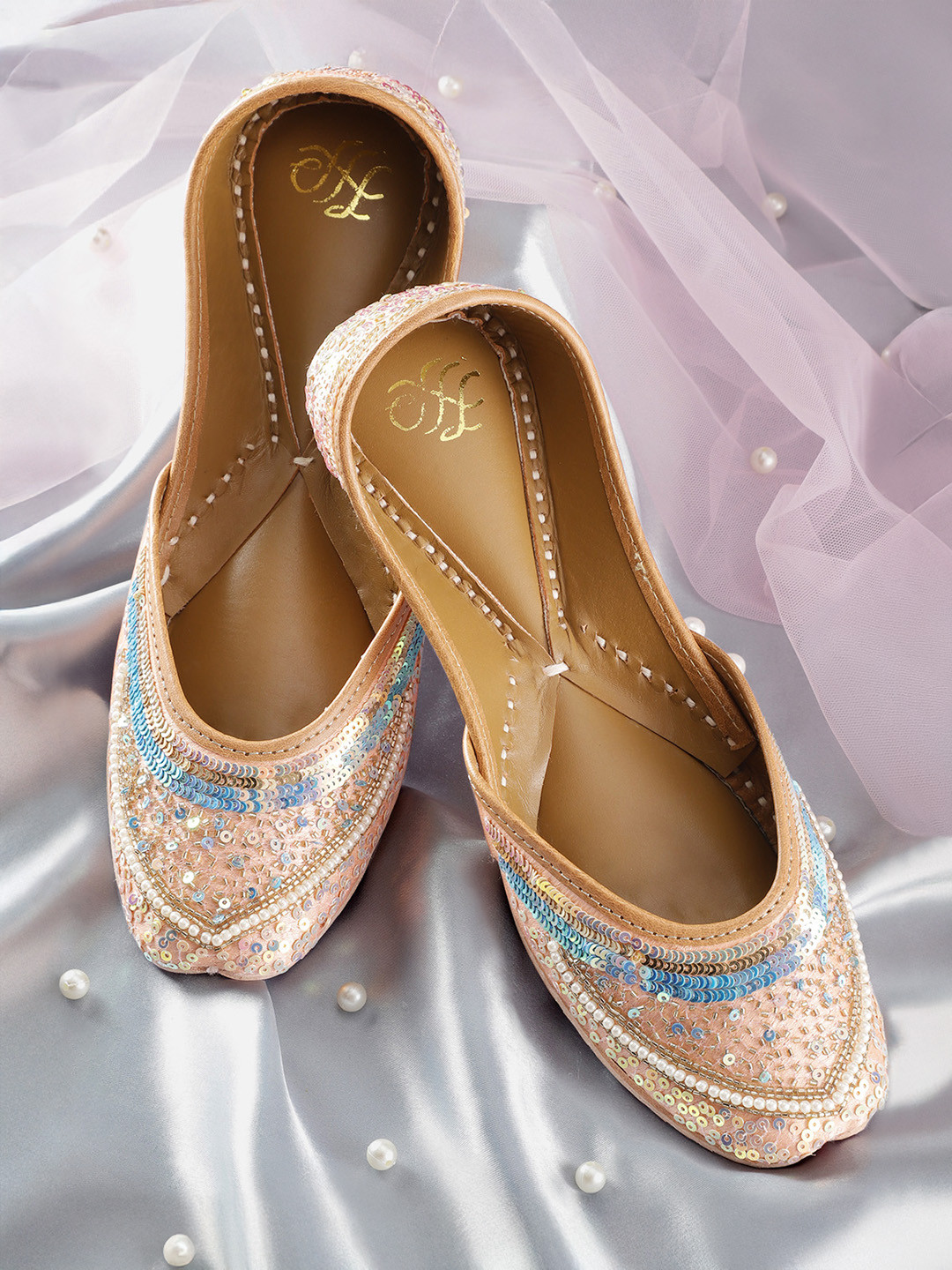 

House of Pataudi Women Embellished Ethnic Mojaris, Pink
