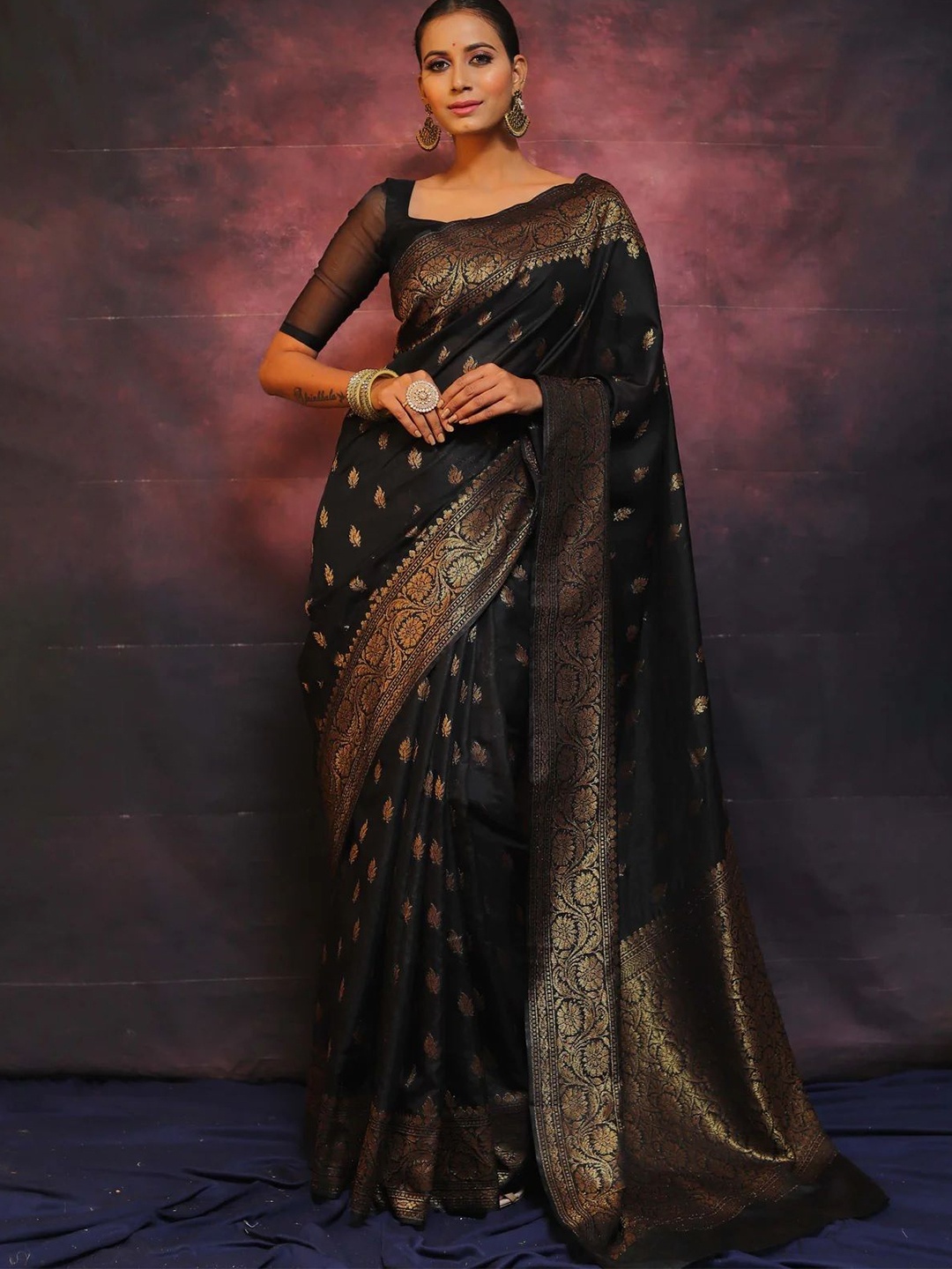

QENY Ethnic Motifs Zari Banarasi Saree, Black