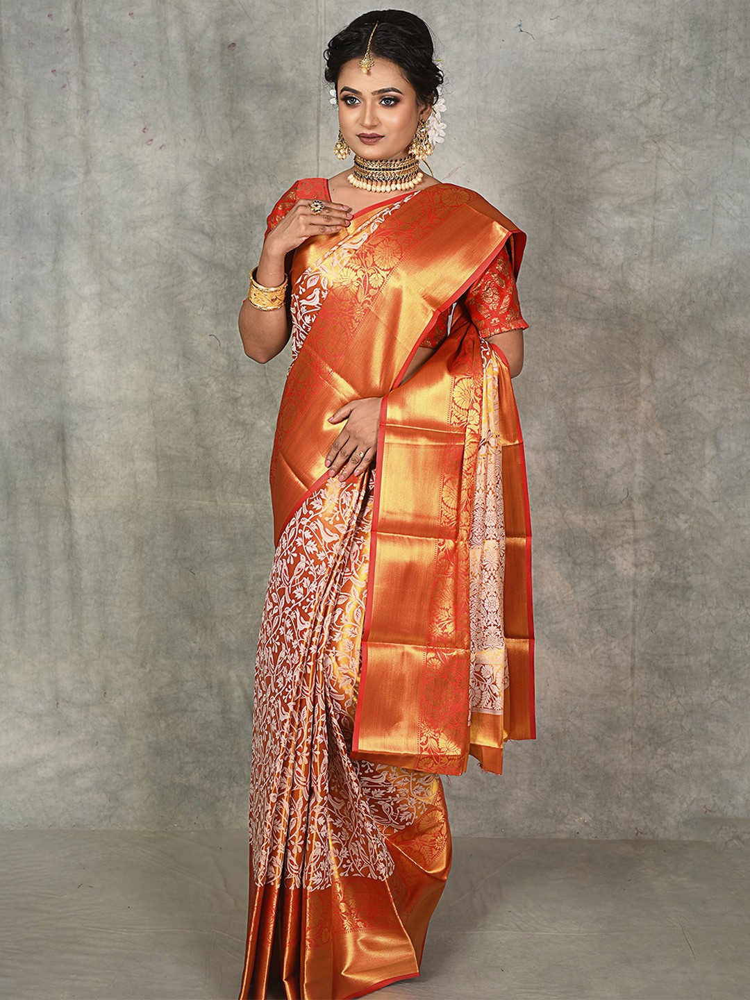 

DrapeMall Ethnic Motifs Woven Design Zari Kanjeevaram Saree, Red