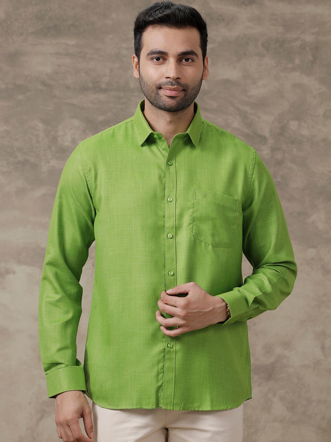 

Ramraj Men Solid Full Sleeve Shirt, Green