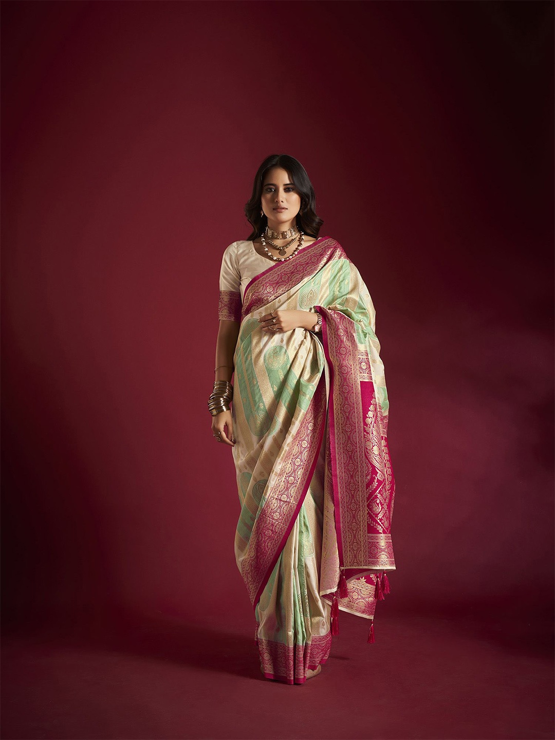 

elora Woven Design Zari Banarasi Saree, Green