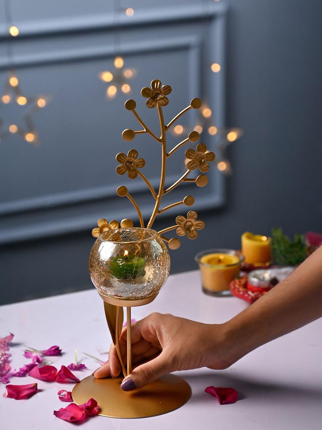

MARKET99 Gold-Toned Leaf Design T-Light Candle Holder