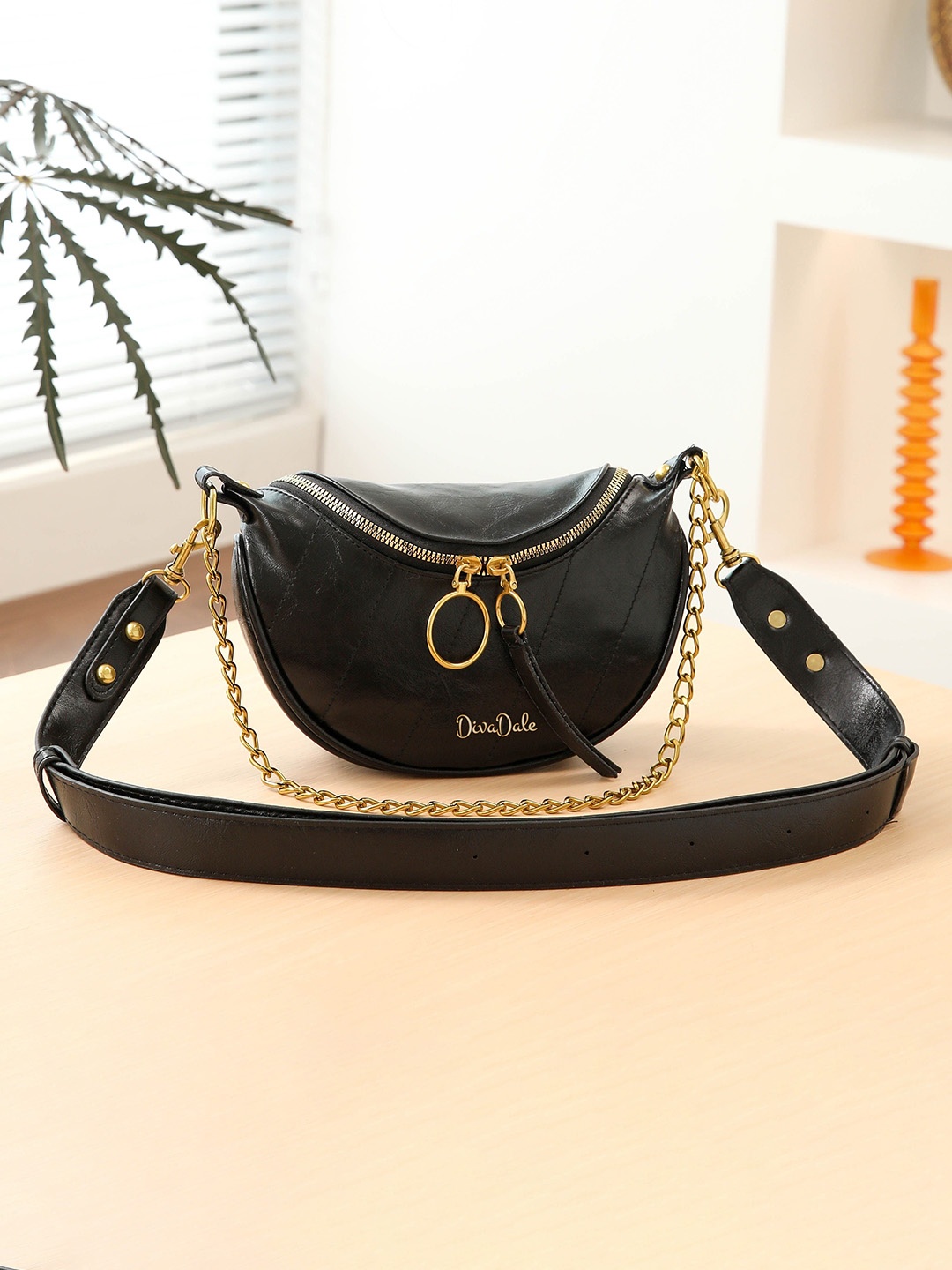 

Diva Dale PU Structured Sling Bag, Black