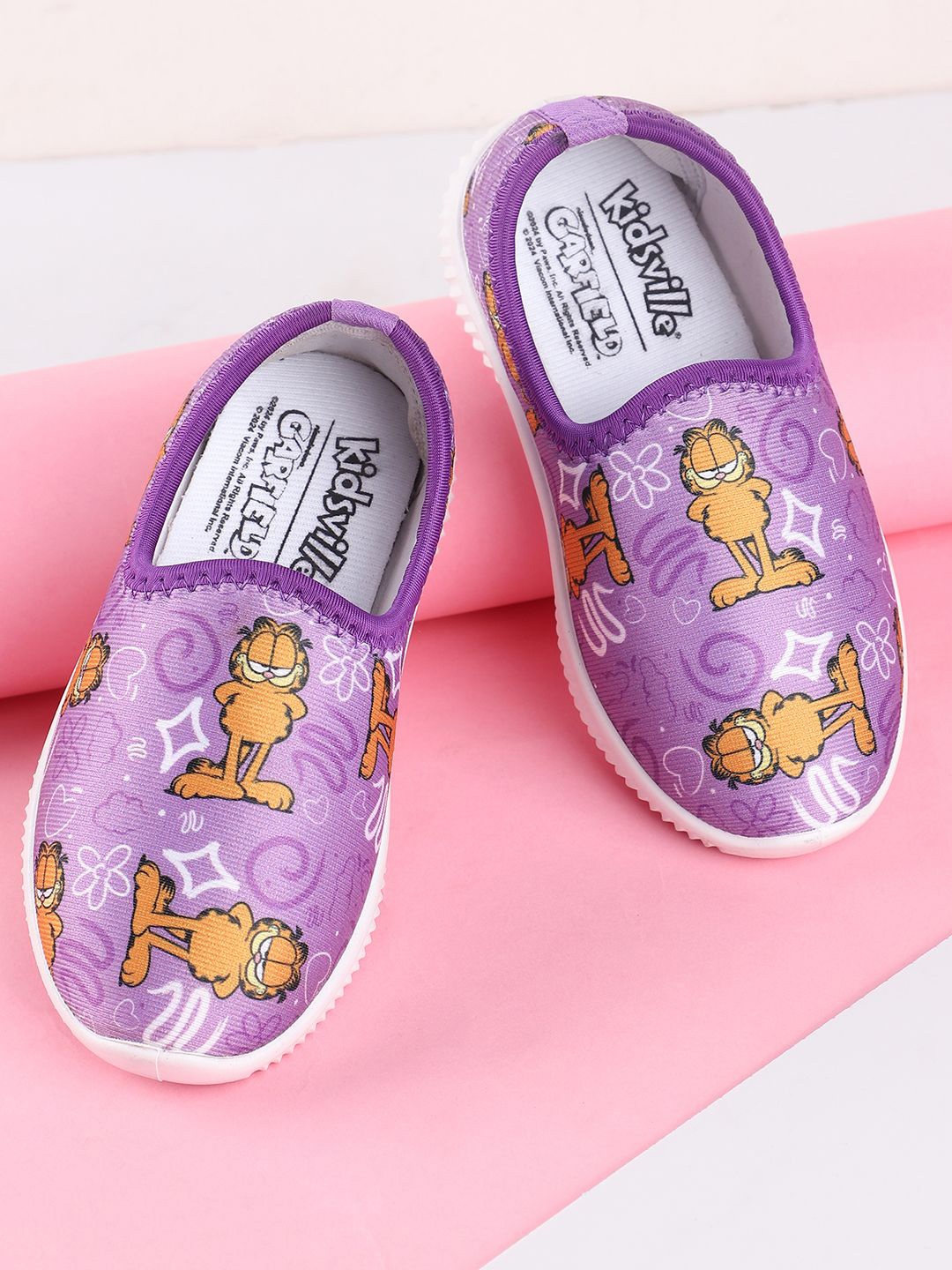 

Kids Ville Girls Garfield Printed Shoes, Purple