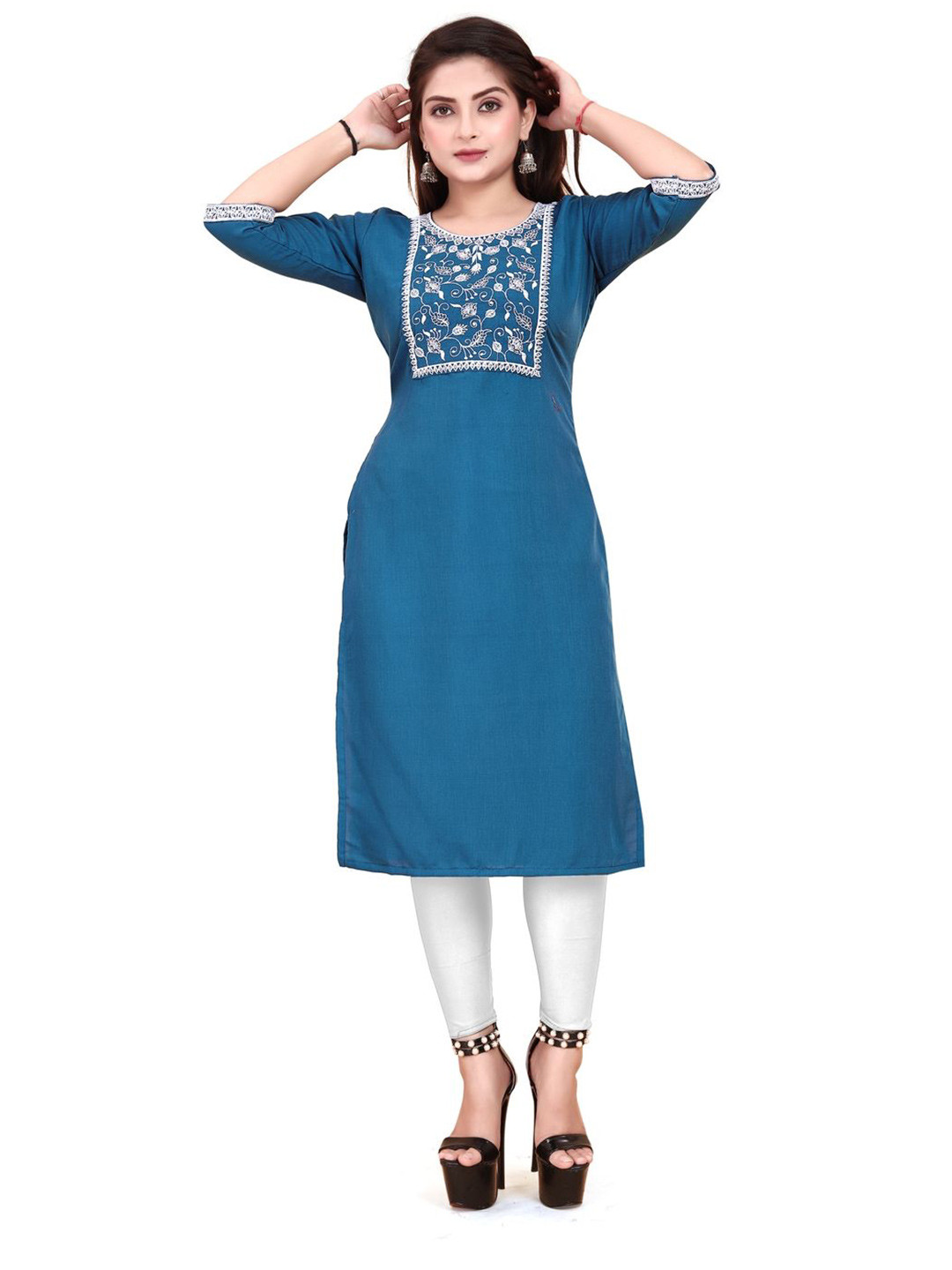 

AKK ENTERPRISE Floral Yoke Design Thread Work Straight Kurta, Blue