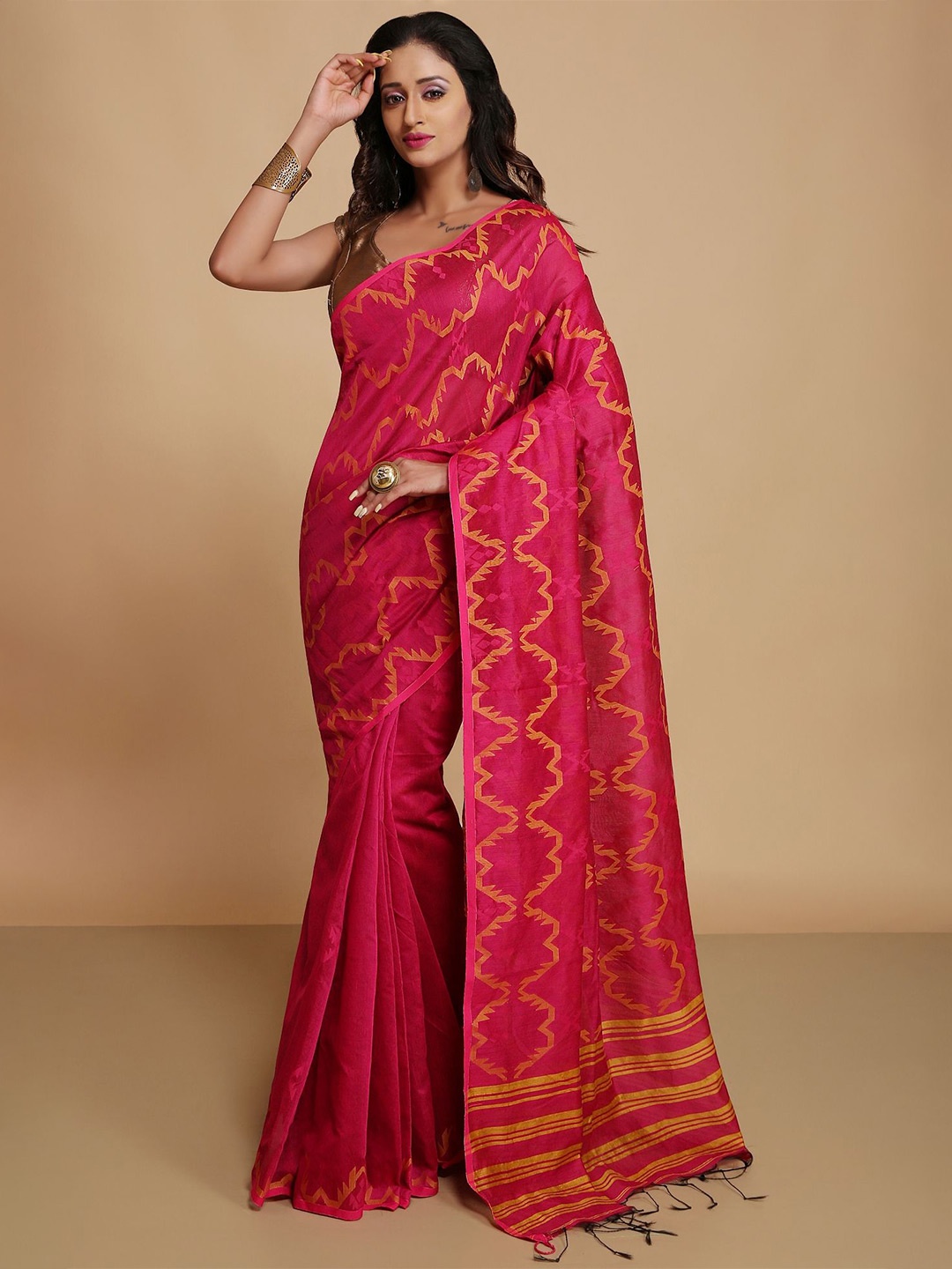 

WoodenTant Woven Design Saree, Fuchsia
