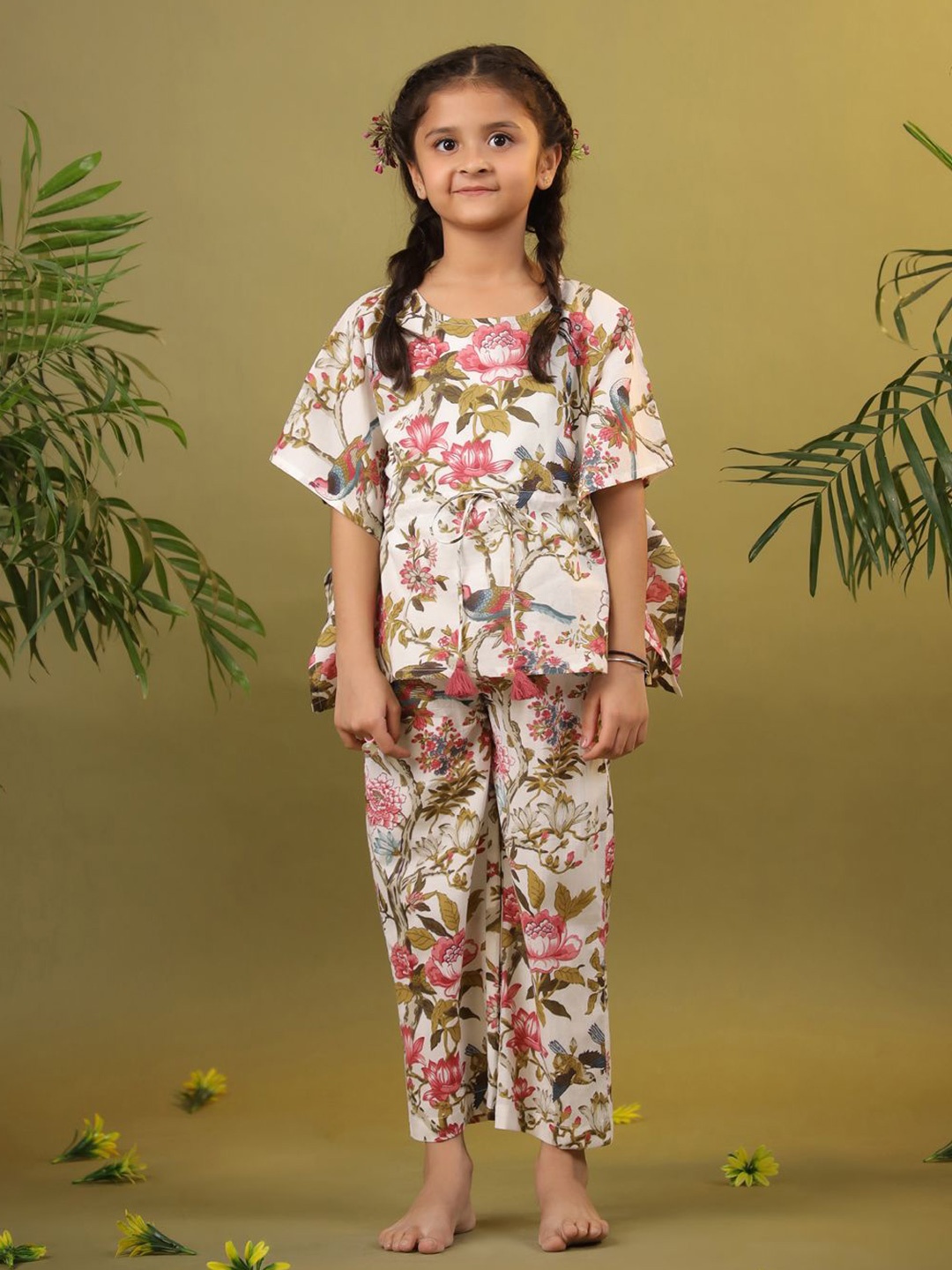 

SANSKRUTIHOMES Girls Floral Printed Round Neck Pure Cotton Night Suit, White