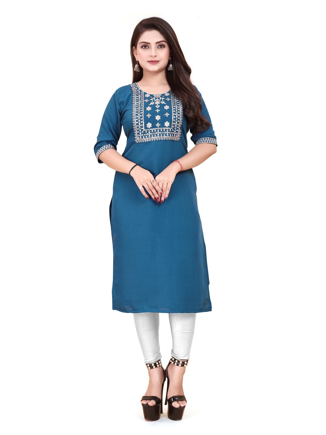 

AKK ENTERPRISE Floral Embroidered Straight Kurta, Blue