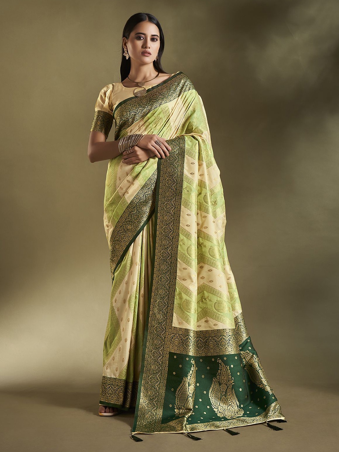 

elora Woven Design Zari Banarasi Saree, Green