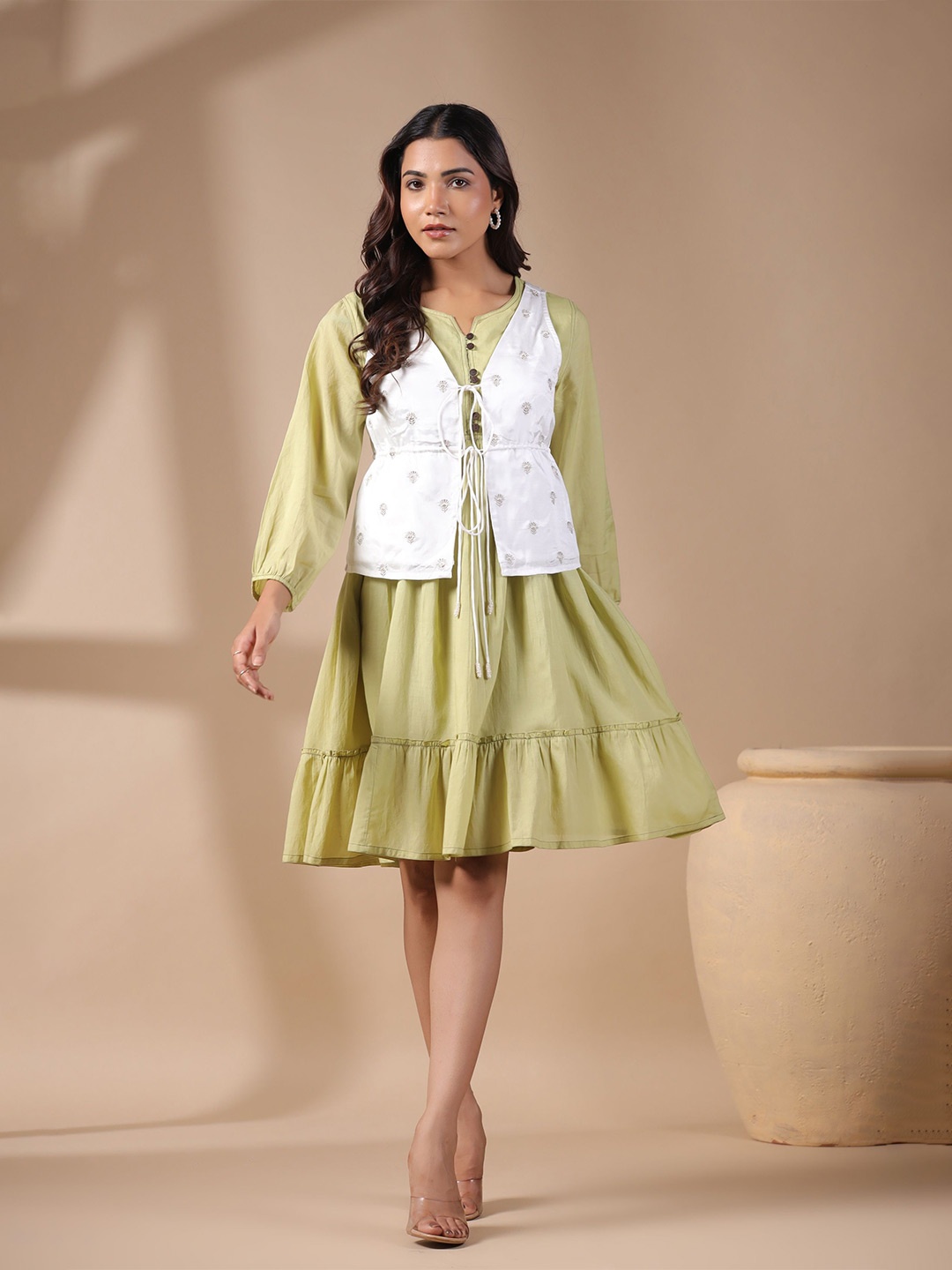 

Nyaro Women Floral Crop Embroidered Ethnic Tailored Jacket, White