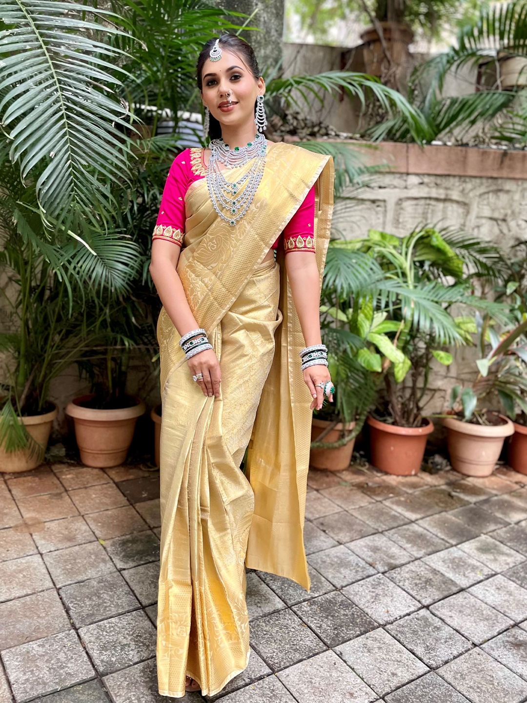 

DrapeMall Woven Design Zar Kanjeevaram Saree, Gold