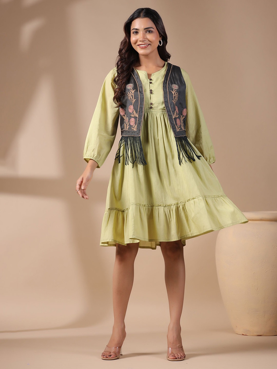 

Nyaro Women Floral Crop Open Front Jacket with Embroidered, Black
