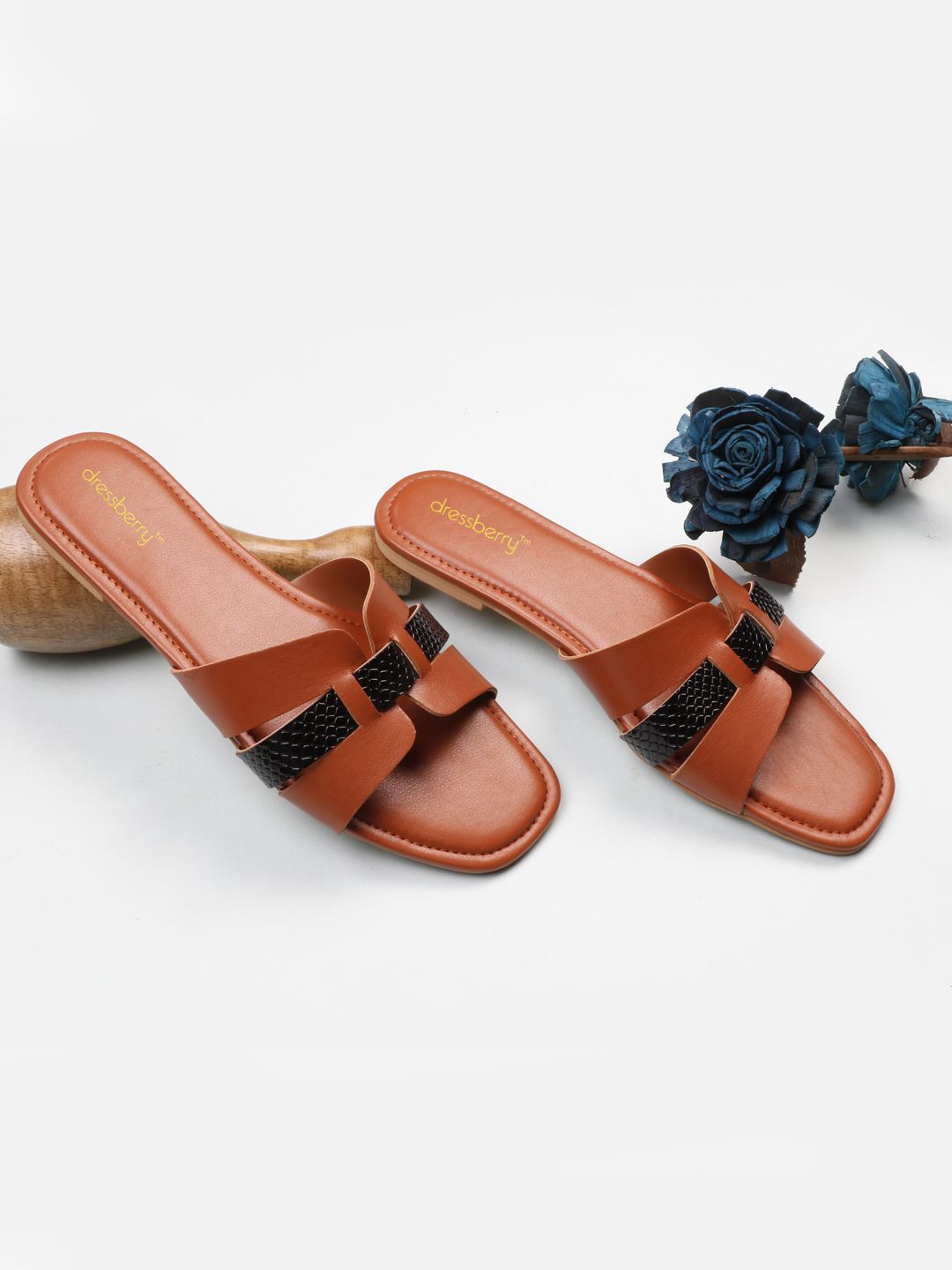 

DressBerry Women Open Toe Flats, Tan