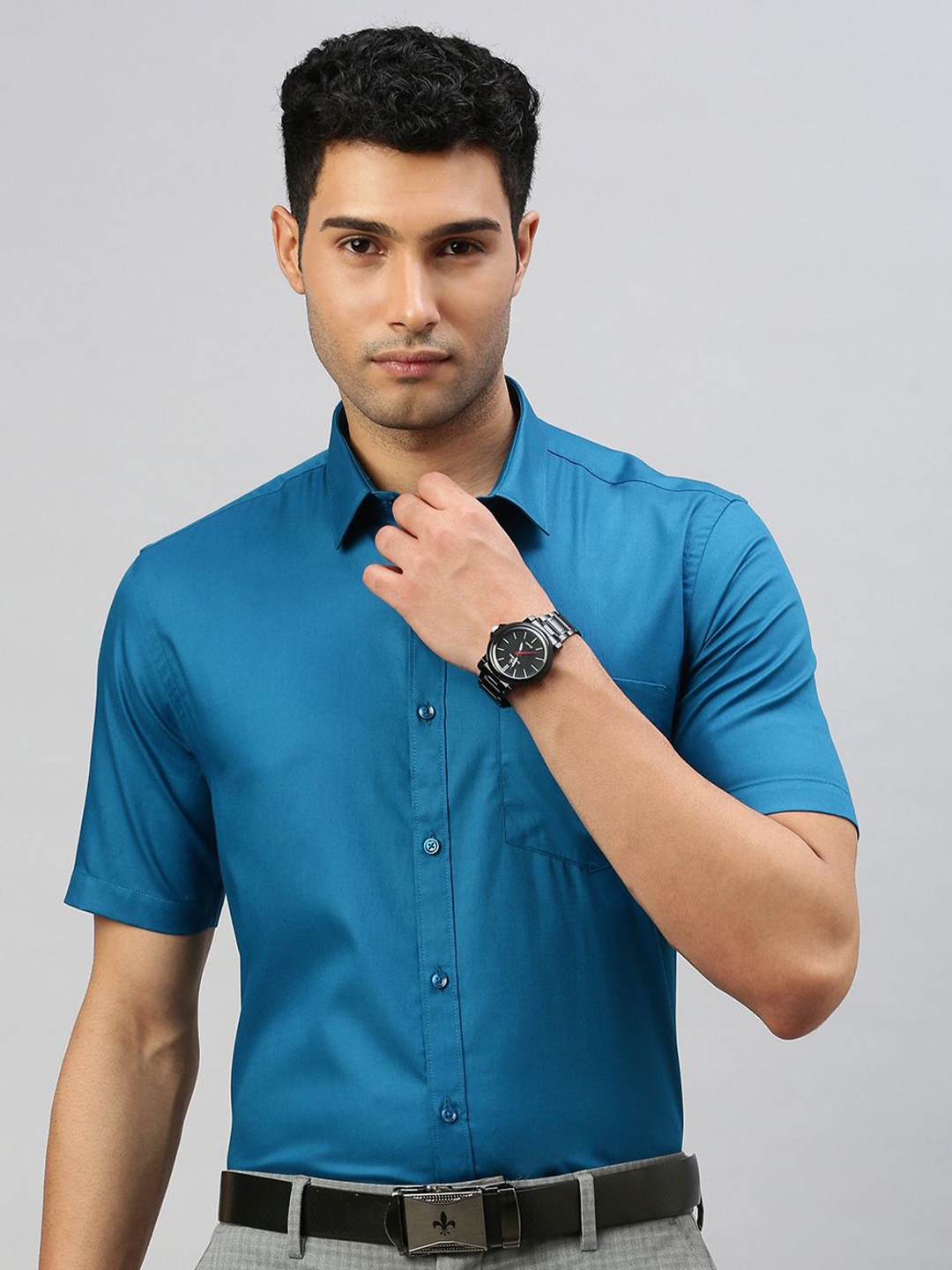 

Ramraj Men Solid Half Sleeve Shirt, Blue