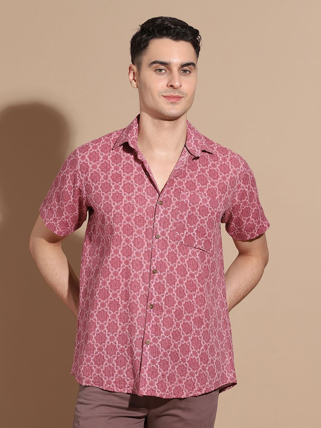 

Anouk Men Smart Cutaway Collar Floral Printed Cotton Casual Shirt, Pink