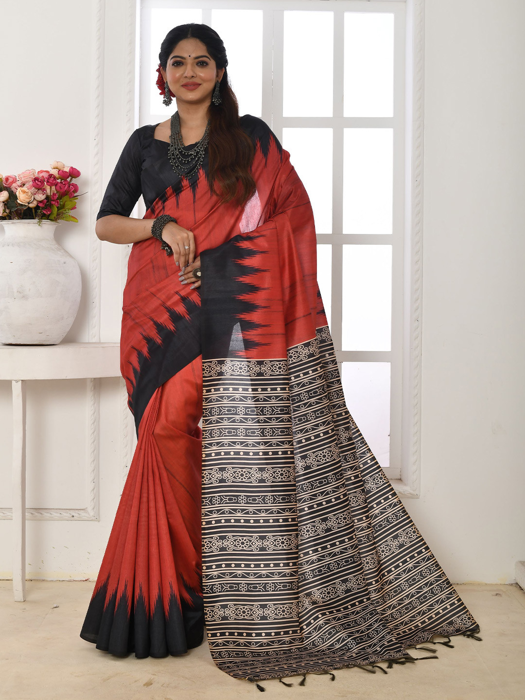 

Kandora Pure Silk Banarasi Saree, Red