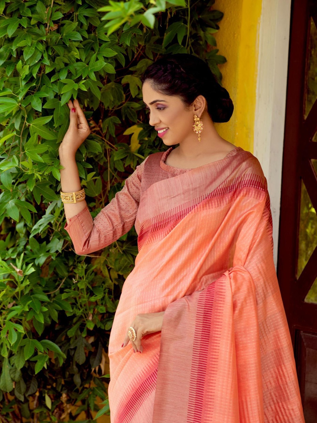 

Kandora Women Woven Design Pure Silk Saree, Peach