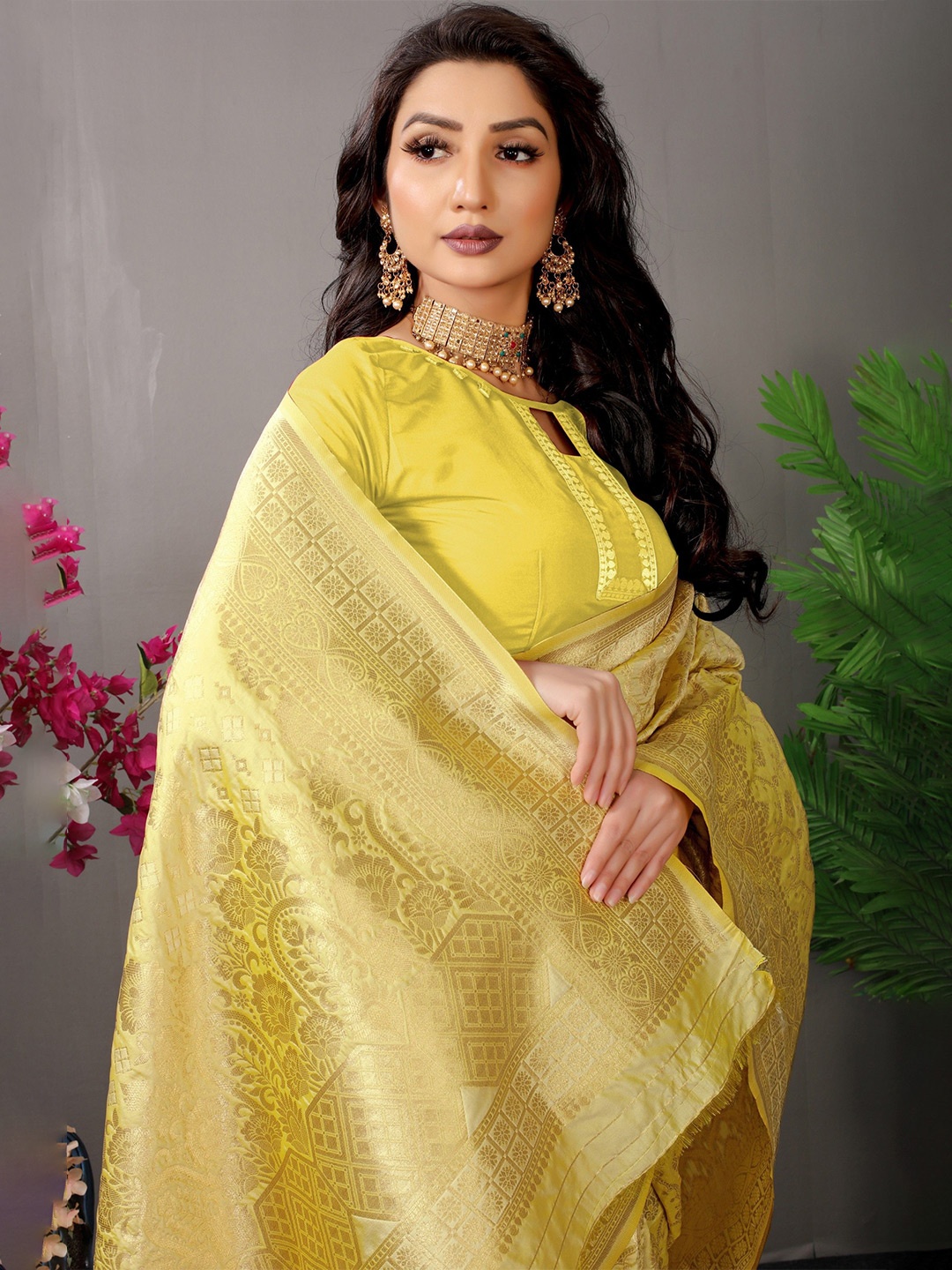 

Royal Rajgharana Saree Ethnic Motifs Woven Design Zari Pure Silk Banarasi Sarees, Lime green