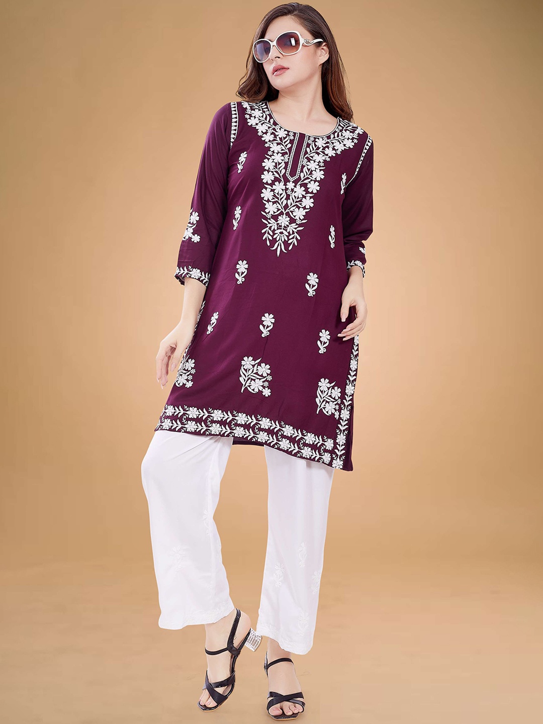 

Rani Saahiba Women Ethnic Motifs Embroidered Regular Chikankari Kurta with Trousers, Purple