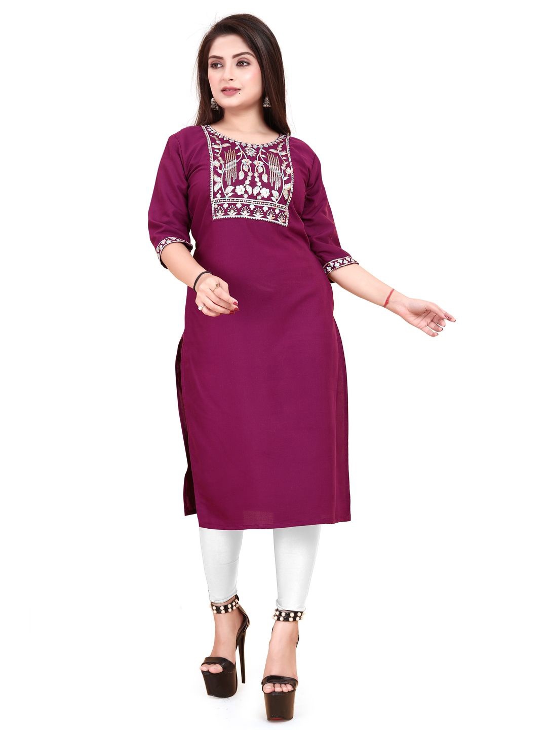 

AKK ENTERPRISE Ethnic Motifs Embroidered Straight Kurta, Purple