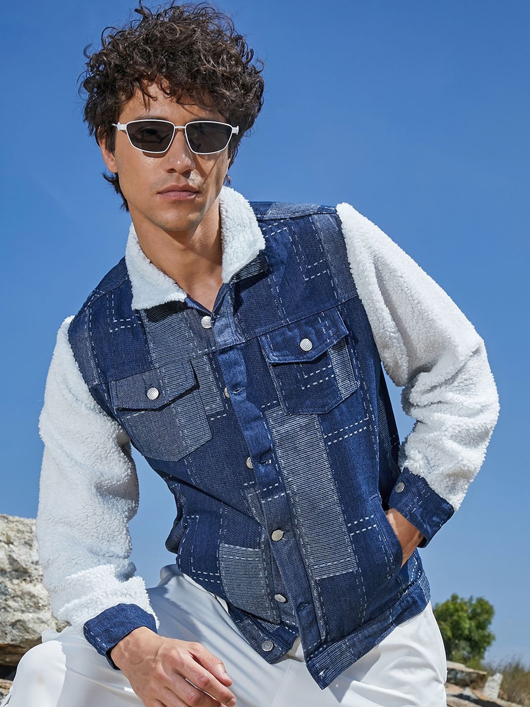 

Campus Sutra Men Spread Collar Colourblocked Lightweight Denim Jacket, Navy blue