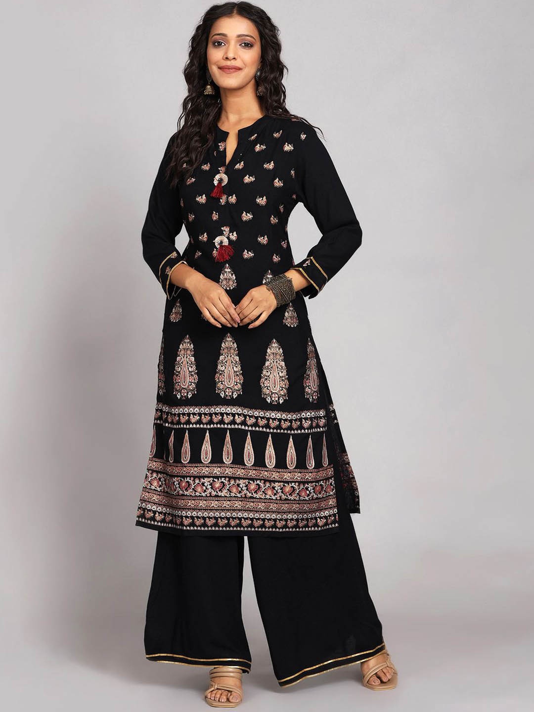 

Chandbaali Women Floral Printed Regular Kurta with Palazzos, Black