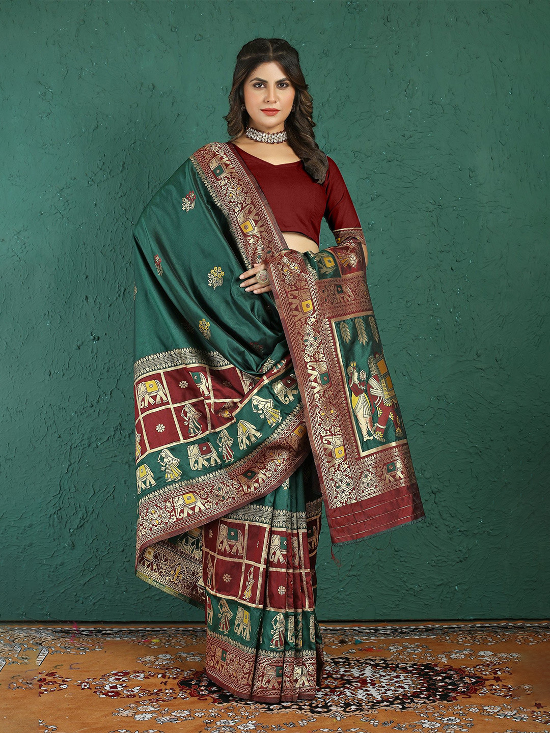 

Royal Rajgharana Saree Woven Design Zari Pure Silk Patola Sarees, Green