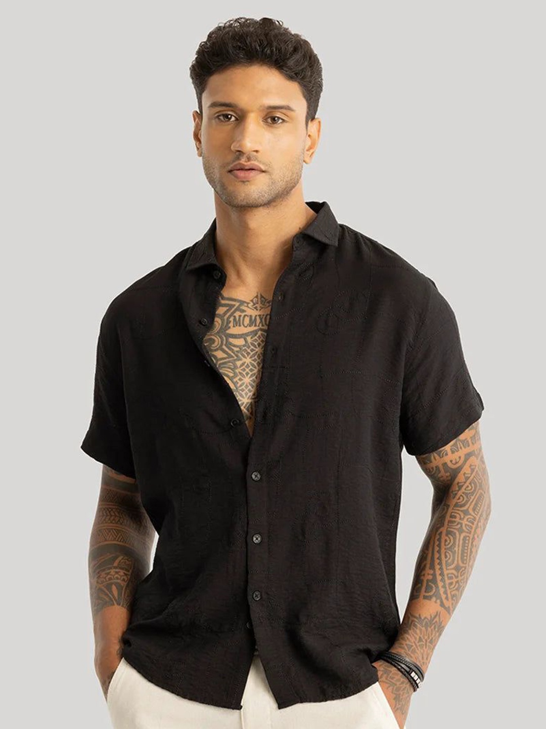 

Snitch Men New Spread Collar Solid Slim Fit Casual Shirt, Black