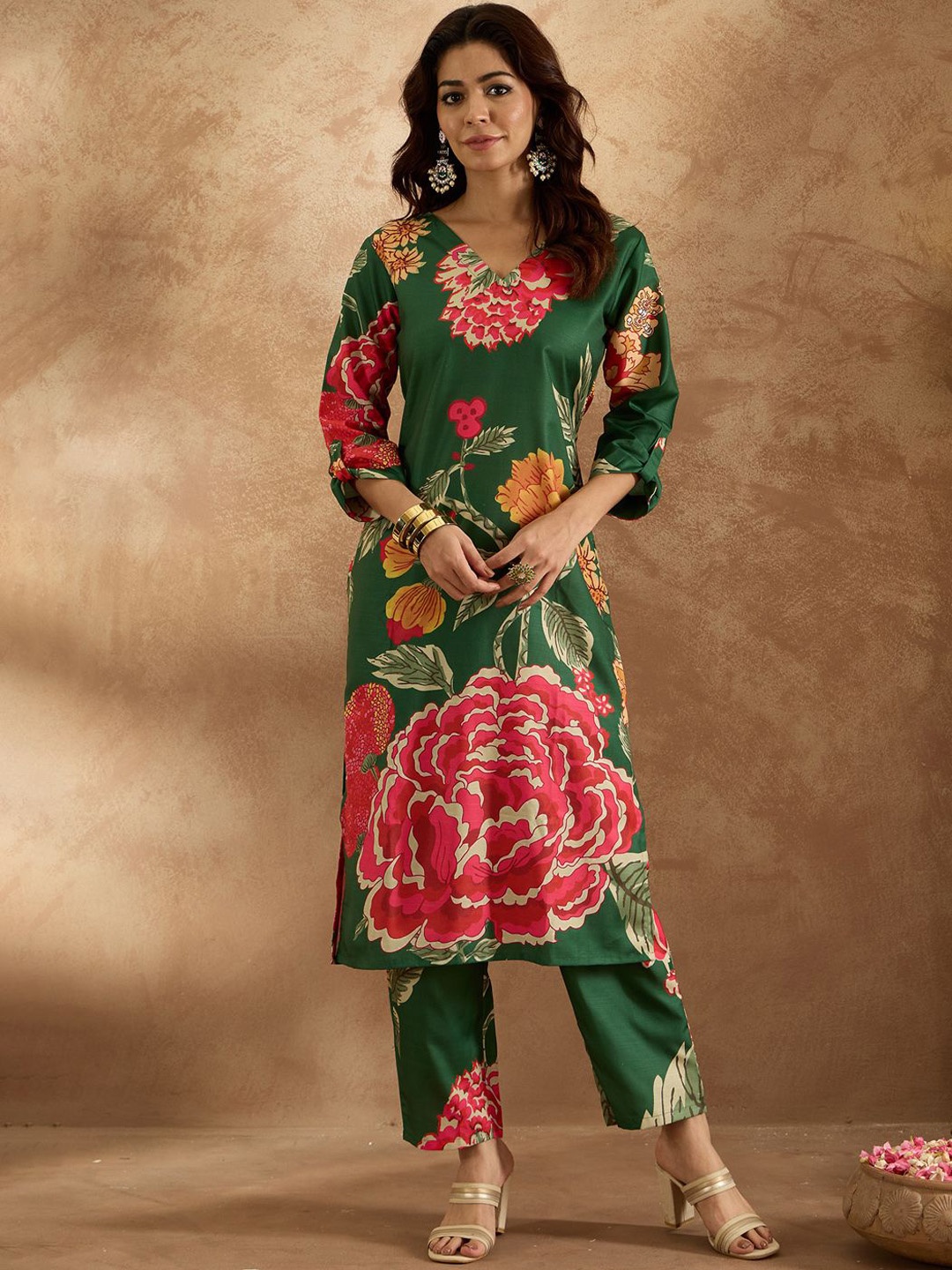 

Indo Era Women Floral Printed Regular Kurta with Trousers, Green