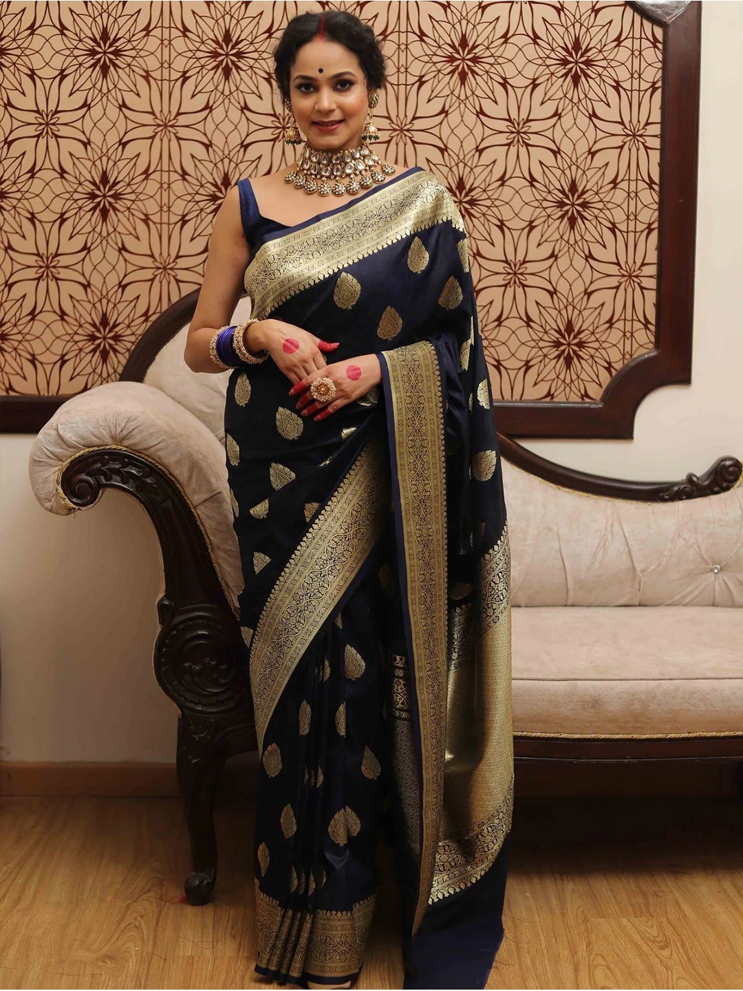 

QENY Woven Design Zari Banarasi Saree, Blue