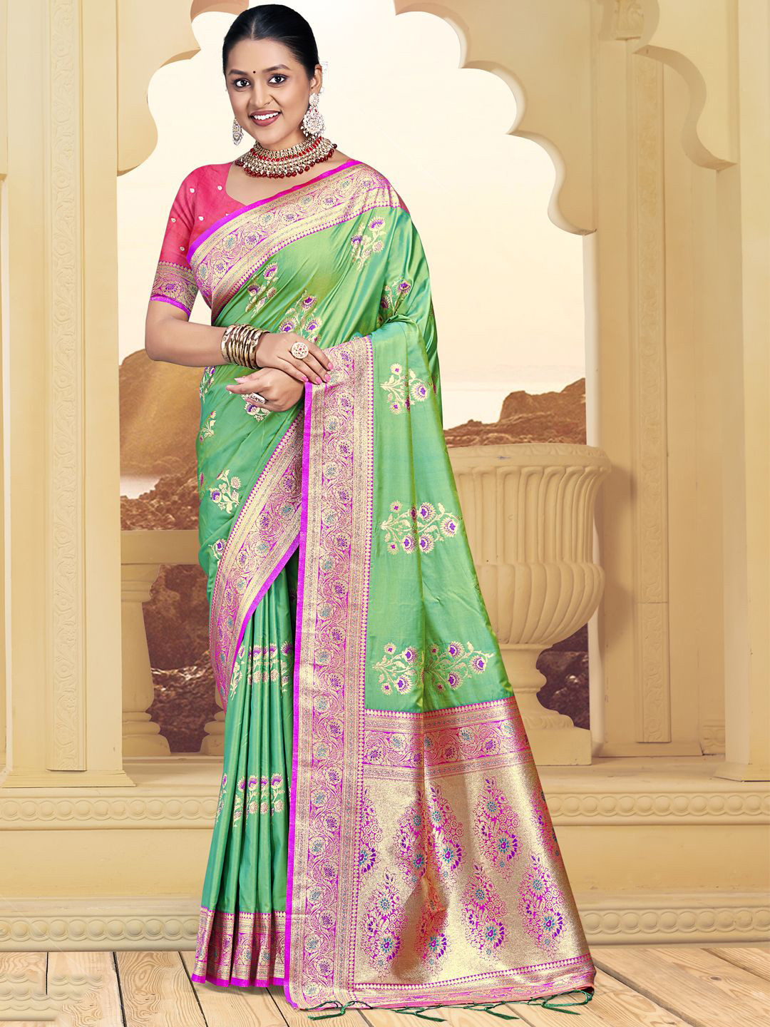 

SANGAM PRINTS Woven Design Zari Tussar Saree, Green