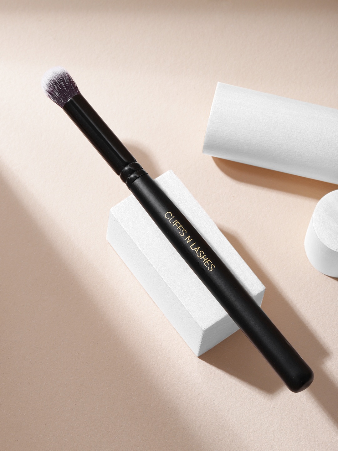 

CUFFS N LASHES Soft Bristles Big Crease Makeup Brush - E009, Black