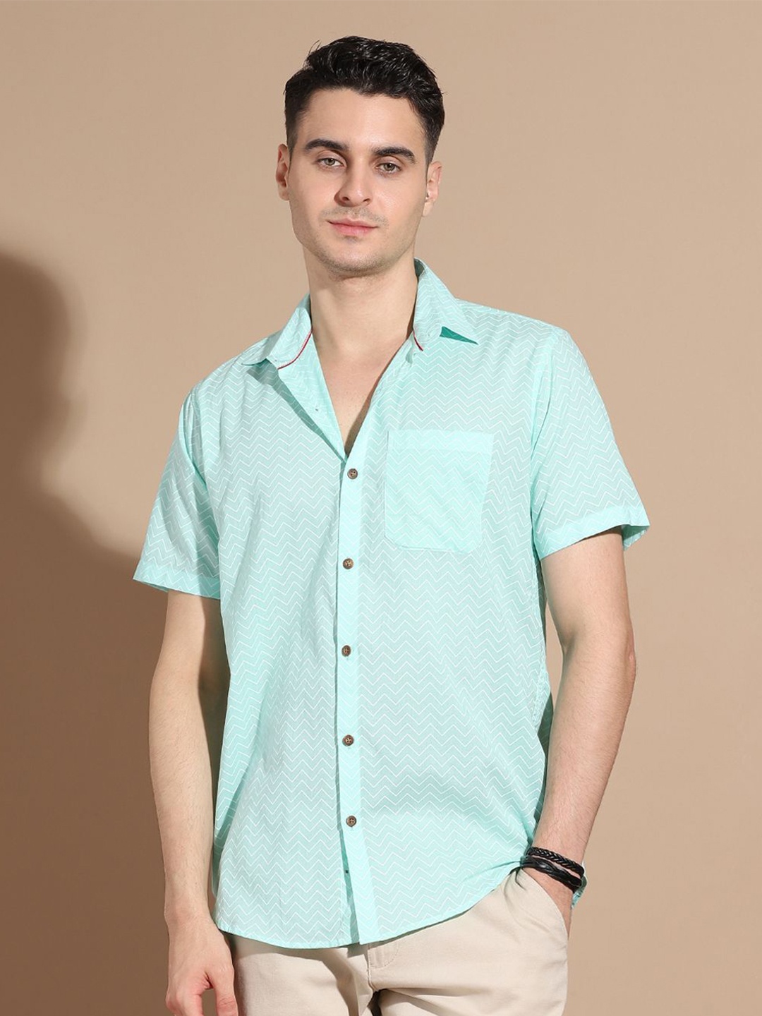 

Anouk Men Smart Cutaway Collar Chevron Printed Cotton Casual Shirt, Blue