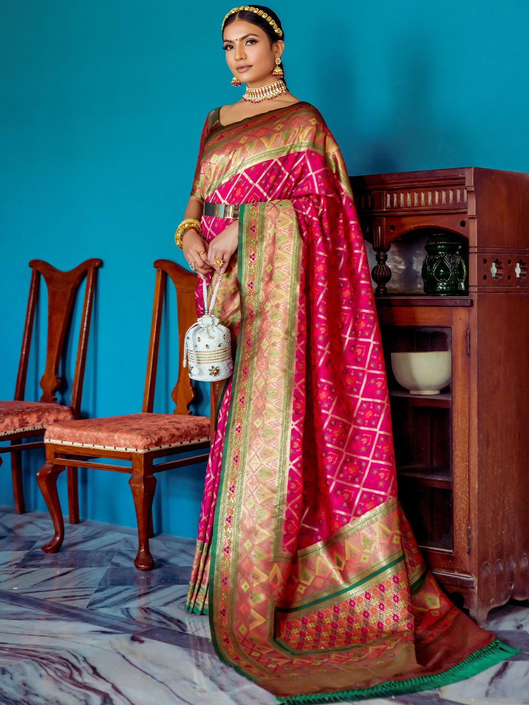 

Kandora Woven Design Zari Pure Silk Banarasi Saree, Pink