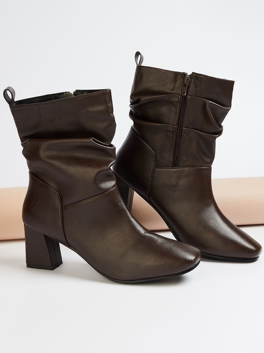 

Ginger by Lifestyle Women Chelsea Boots, Brown