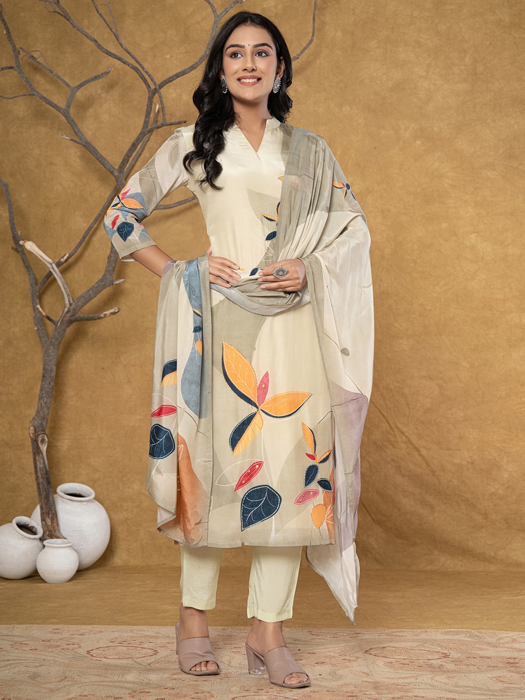 

Yufta Women Floral Printed Regular Pure Silk Kurta with Trousers & With Dupatta, Cream