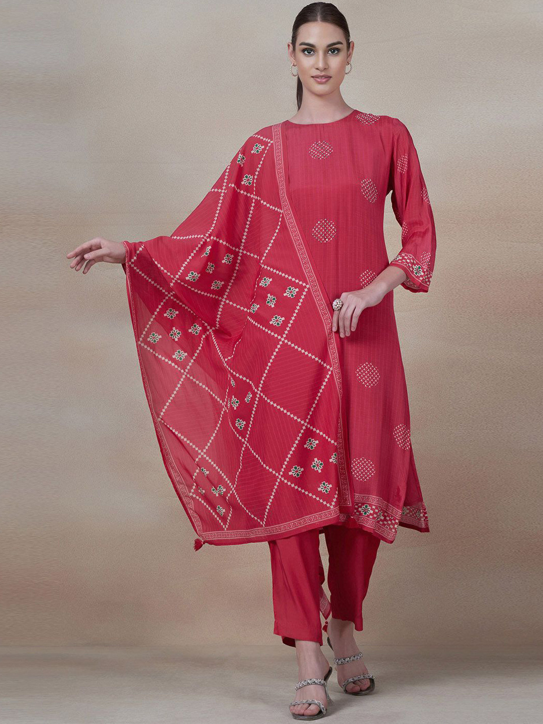 

Rang by Indya Women Ethnic Motifs Printed Regular Kurta with Trousers & With Dupatta, Pink