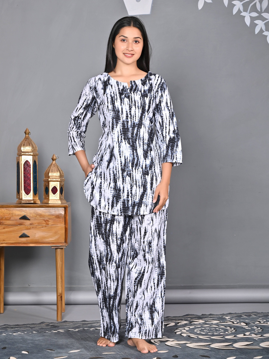 

TREND ME Women Pure Cotton Dyed Printed Top & Trouser Co-Ord Set, Black