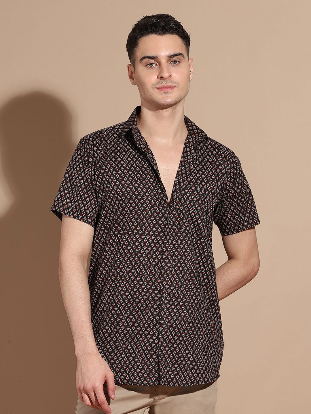 

Anouk Men Smart Cutaway Collar Floral Printed Cotton Casual Shirt, Brown
